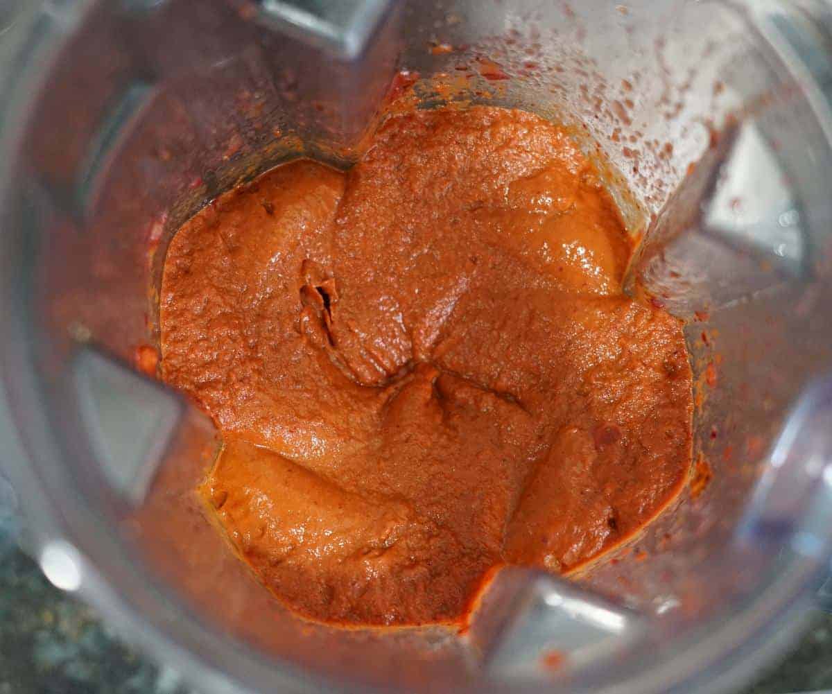 Blended nomato sauce in a blender.